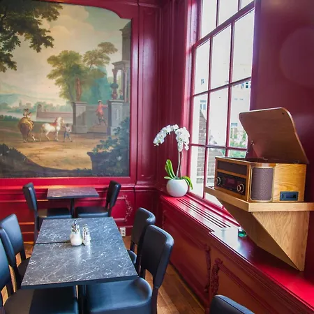Library Hotel 3*