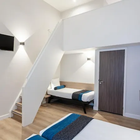 Library Hotel 3*