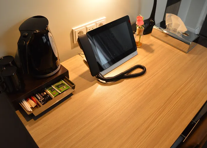 Library 3* אמסטרדם