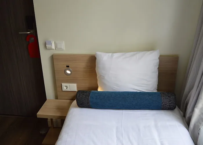 Library 3* אמסטרדם