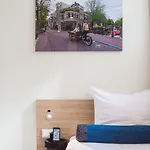 Отель Library 3*