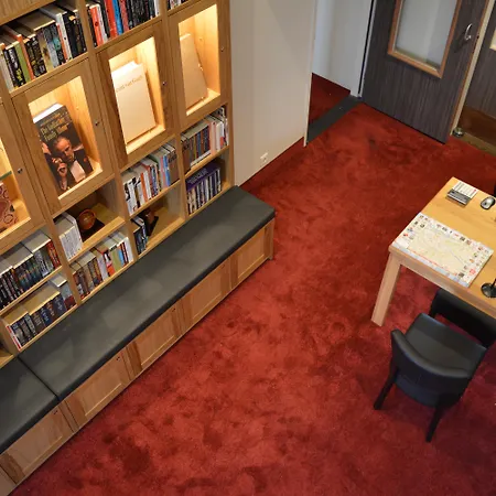 Отель Library 3*